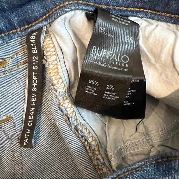 FREE 💙 Buffalo Jean Shorts - Picture 5 of 5